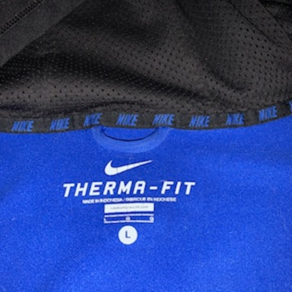 Nike Therma-Fit Hoodie - Picture 6 of 6